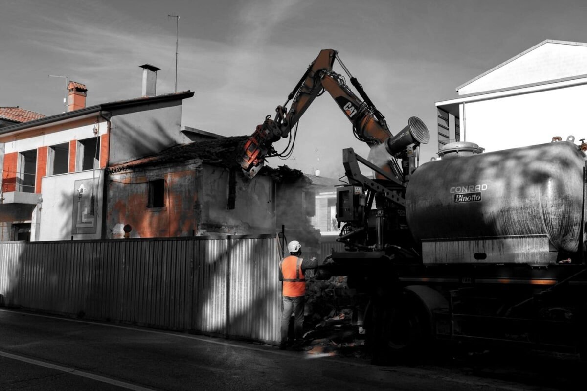 Conrad 01 Cannons – Demolition of Binotto NLB4082